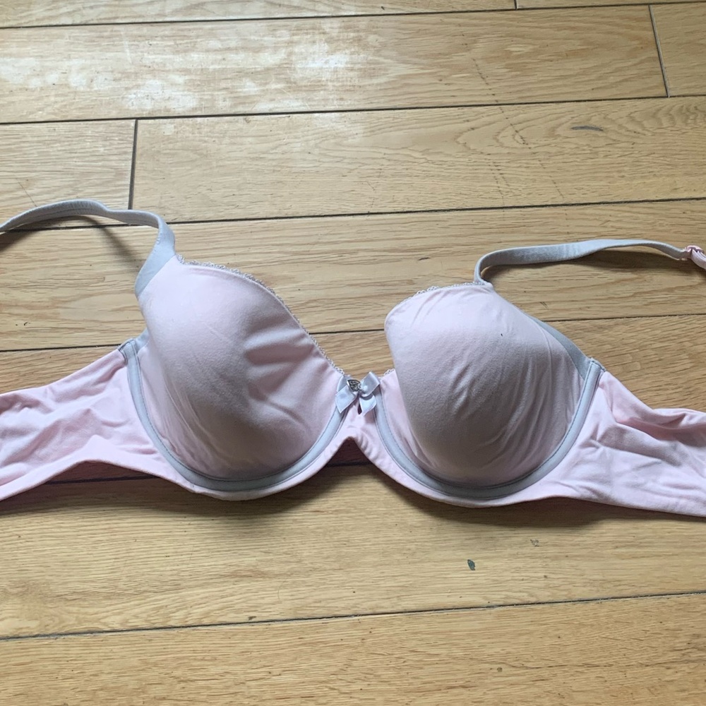 Victoria’s Secret Lightly Lined Demi Bra Size 32D